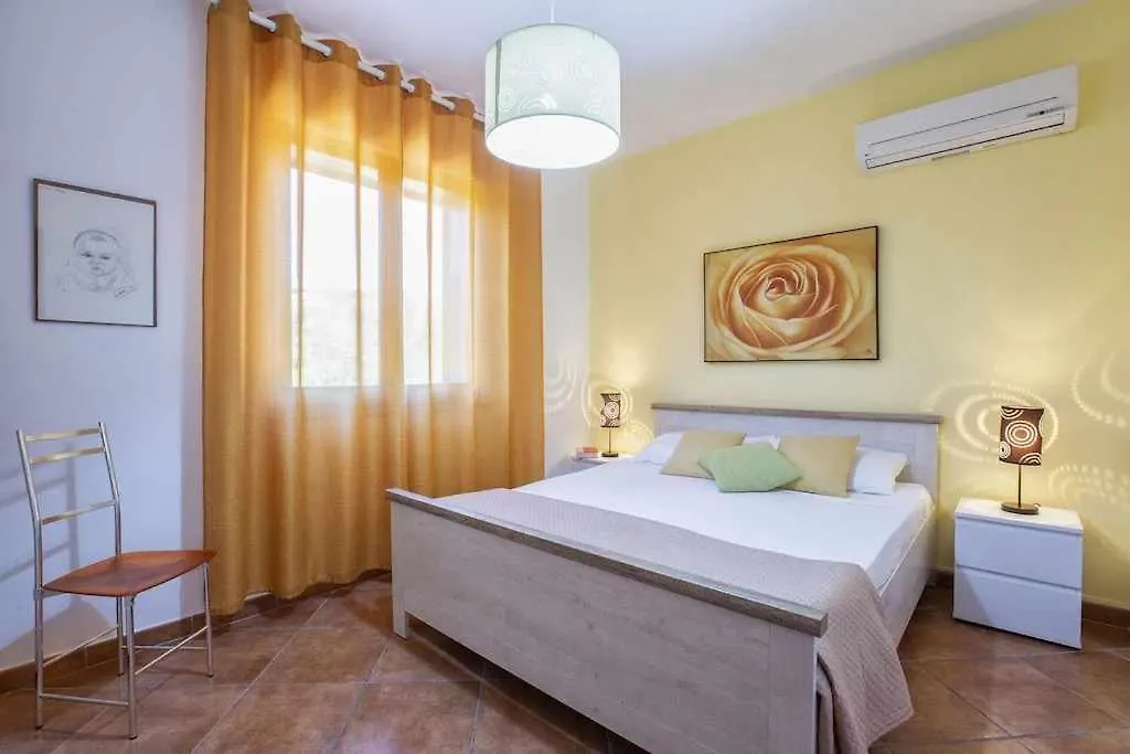 Alghero Villa Mistral Per 7 Persone Terrazza Bbq Ac Wifi 0*,  이탈리아